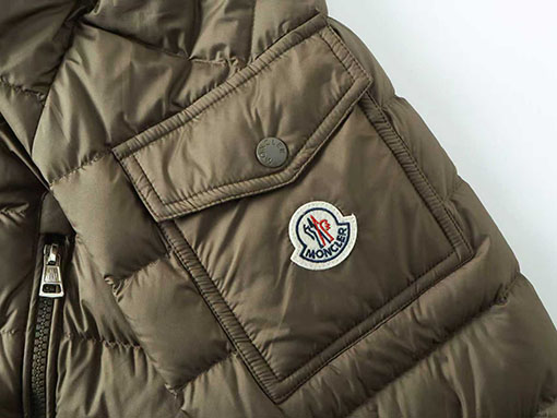 モンクレール Galion ショート丈フード付きダウンジャケット