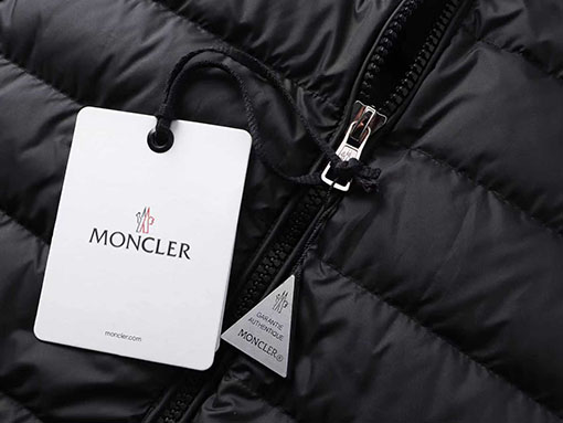 モンクレール Galion ショート丈フード付きダウンジャケット