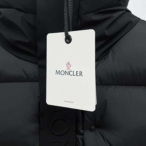 モンクレール ブラック ウォリアー アクセス コントロールエンボス レター ダウン ジャケット