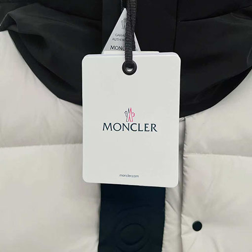 モンクレール ブラック ウォリアー アクセス コントロールエンボス レター ダウン ジャケット
