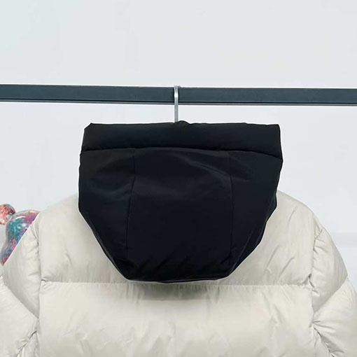 モンクレール ブラック ウォリアー アクセス コントロールエンボス レター ダウン ジャケット