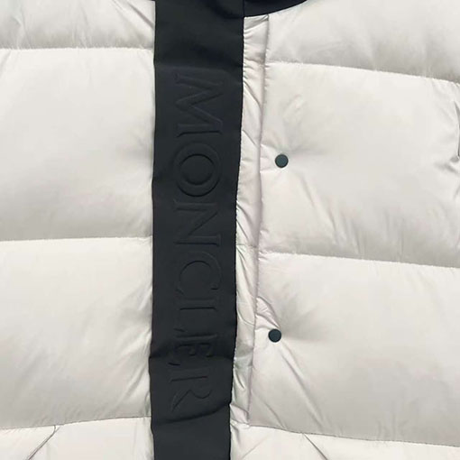 モンクレール ブラック ウォリアー アクセス コントロールエンボス レター ダウン ジャケット