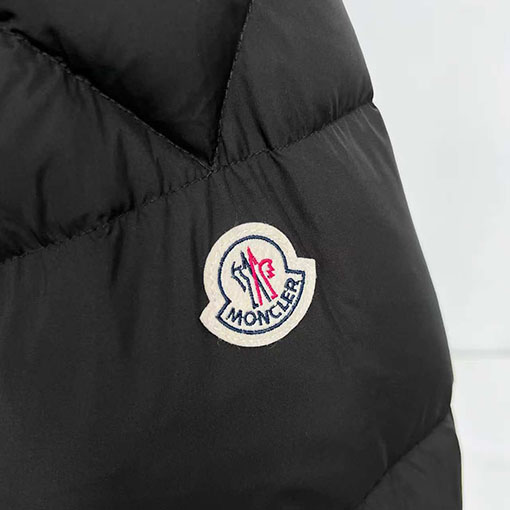 モンクレールスーパーコピー 取り外し可能なフード付きダウンジャケット