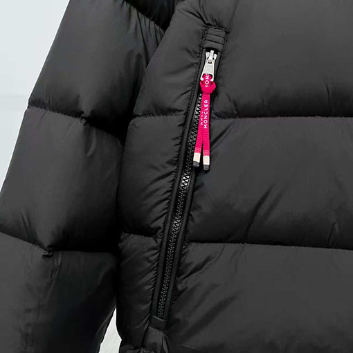 モンクレールスーパーコピー 取り外し可能なフード付きダウンジャケット