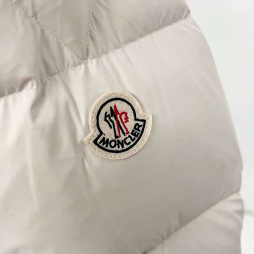 モンクレールスーパーコピー 取り外し可能なフード付きダウンジャケット