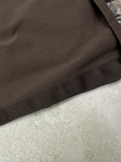 ルイヴィトンコピー ロールアップしたカジュアルパンツ