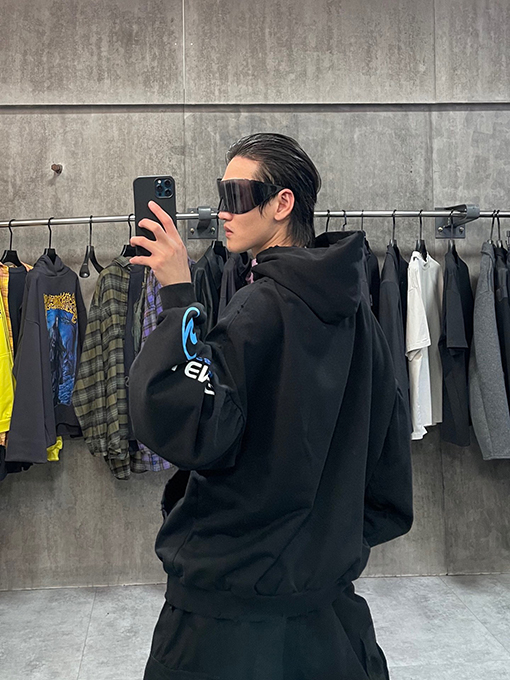 バレンシアガ Balenciaga サーフシリーズ クラックルプリント パーカー