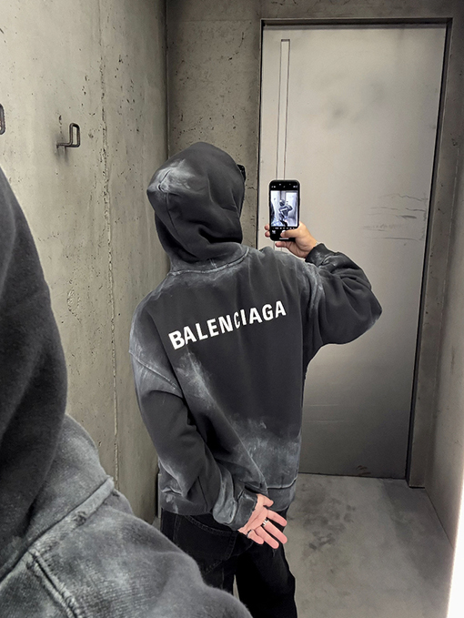 バレンシアガスーパーコピー ロゴ刺繍入り手描きグラフィティパーカー