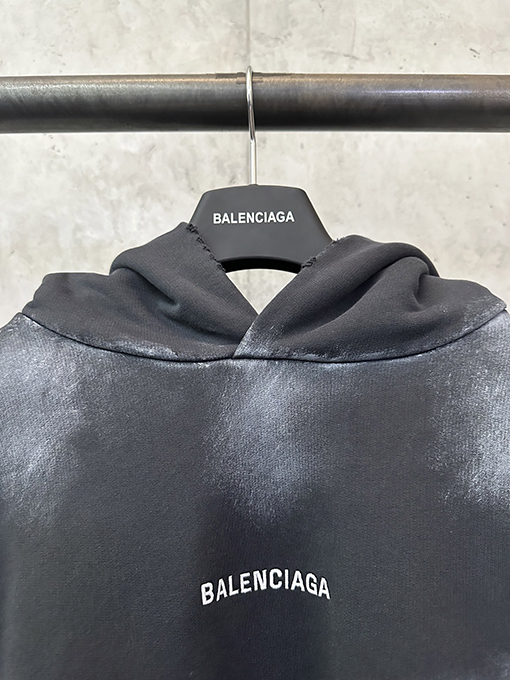 バレンシアガスーパーコピー ロゴ刺繍入り手描きグラフィティパーカー