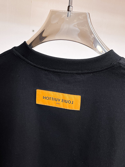 ルイヴィトン 新作ファッショナブルなカジュアル長袖ベースレイヤーシャツ