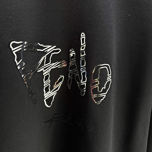 フェンディ 新しいクルーネックロゴ反射フロックスウェットシャツ