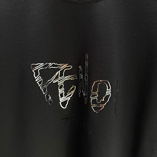 フェンディ 新しいクルーネックロゴ反射フロックスウェットシャツ