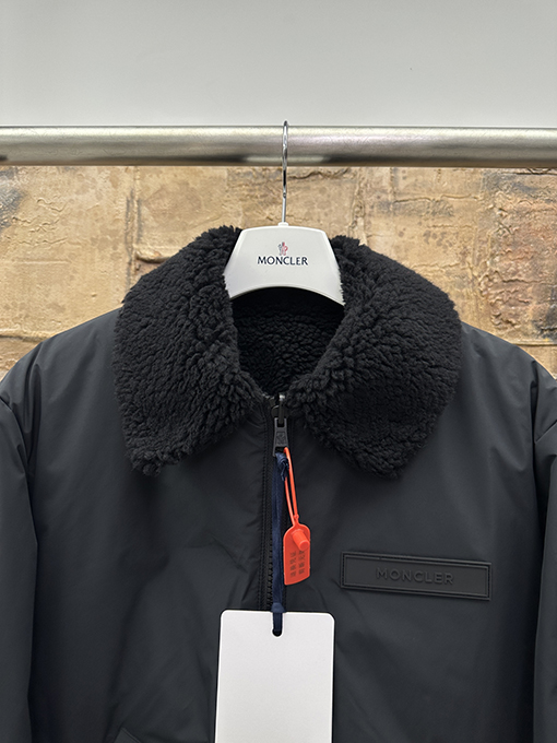 モンクレール 両面テディベアダウンジャケット
