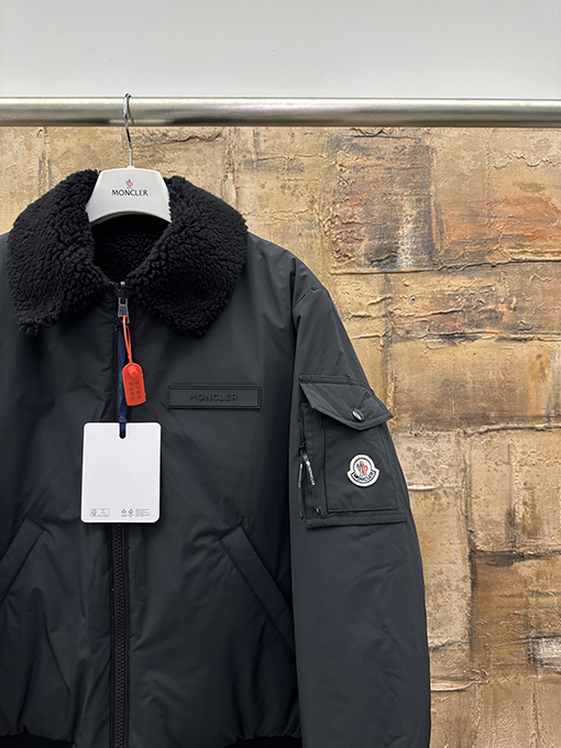 モンクレール 両面テディベアダウンジャケット