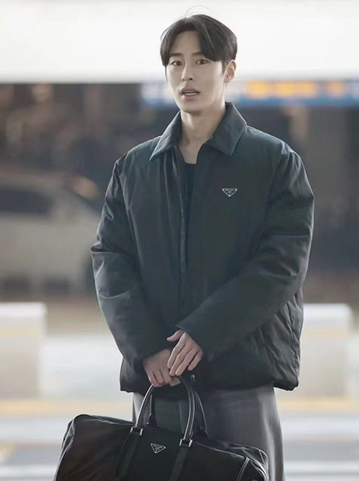 プラダ 新しいランウェイリサイクルナイロンダウンジャケット