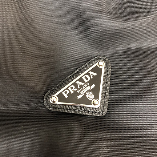 プラダ 新しいランウェイリサイクルナイロンダウンジャケット