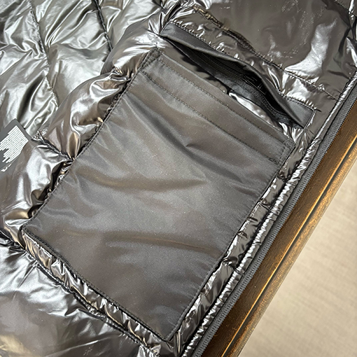 プラダ 新しいランウェイリサイクルナイロンダウンジャケット