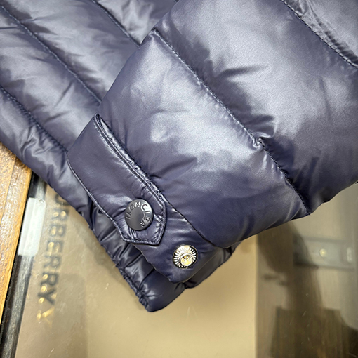 モンクレールコピー Arnique メンズショートダウンジャケット