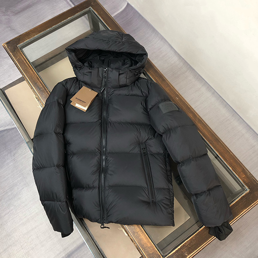 バーバリー 新しいフード付きダウンジャケット