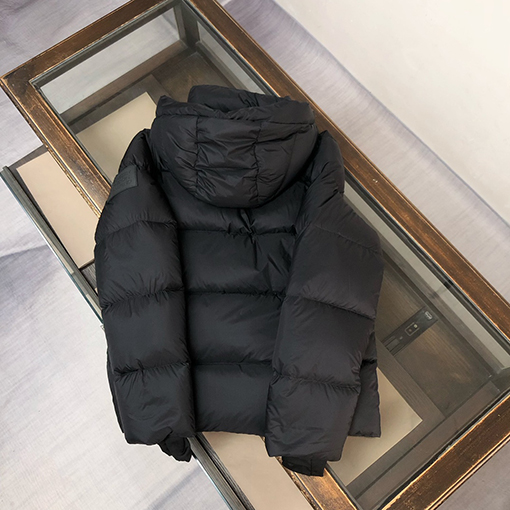 バーバリー 新しいフード付きダウンジャケット