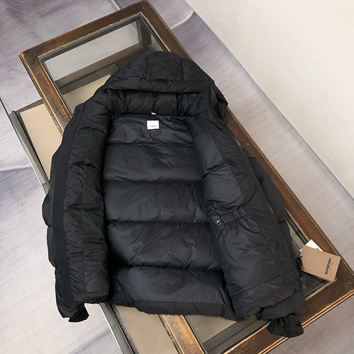 バーバリー 新しいフード付きダウンジャケット
