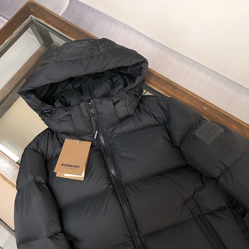 バーバリー 新しいフード付きダウンジャケット