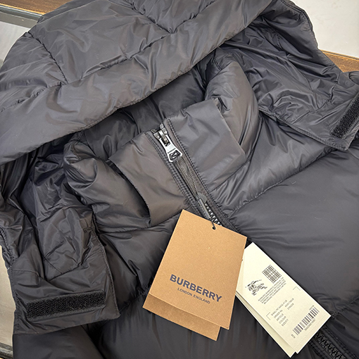 バーバリー 新しいフード付きダウンジャケット