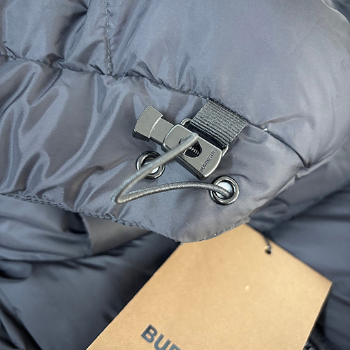 バーバリー 新しいフード付きダウンジャケット