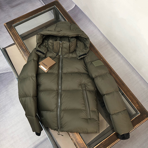 バーバリー 新しいフード付きダウンジャケット