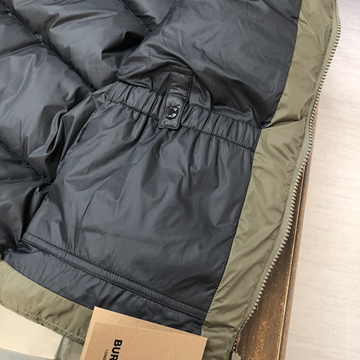 バーバリー 新しいフード付きダウンジャケット