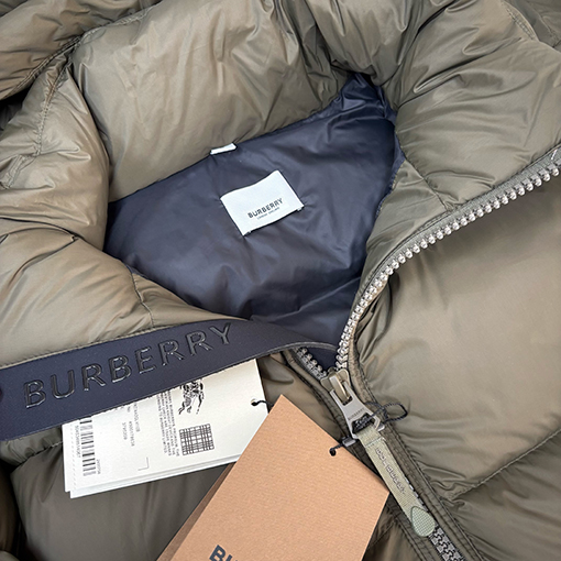 バーバリー 新しいフード付きダウンジャケット