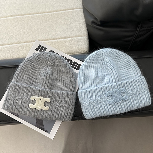 セリーヌスーパーコピー アンゴラウサギの毛の超ソフトなニット帽