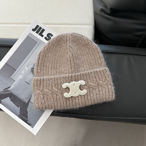 セリーヌスーパーコピー アンゴラウサギの毛の超ソフトなニット帽