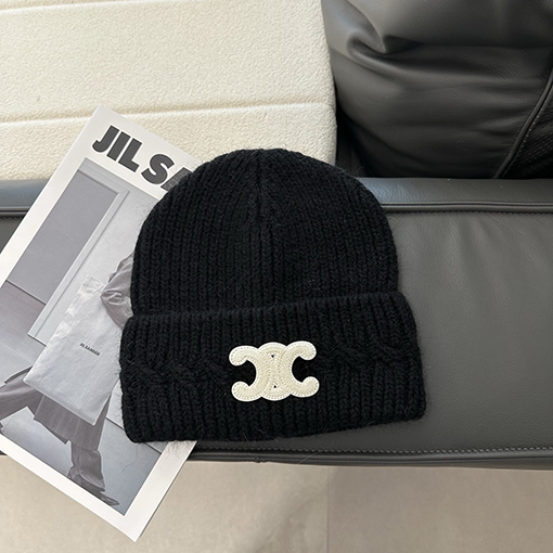 セリーヌスーパーコピー アンゴラウサギの毛の超ソフトなニット帽