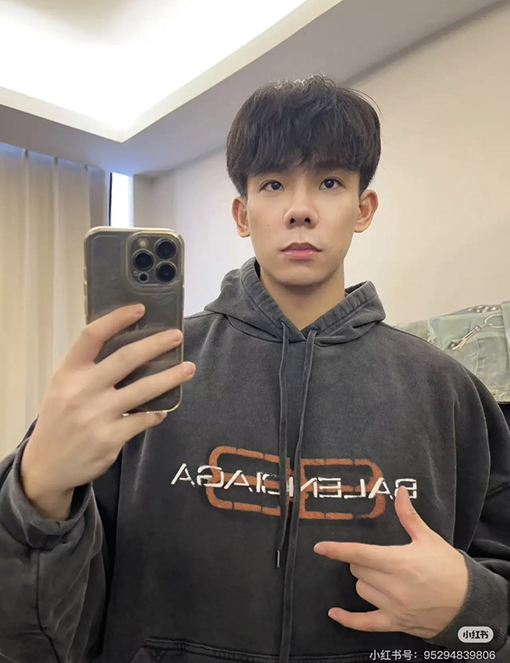 バレンシアガスーパーコピー Balenciaga ダブルBスローガンパーカー