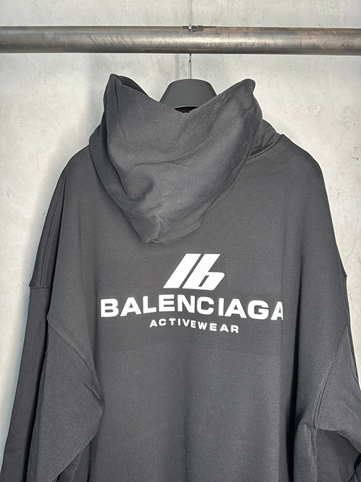 バレンシアガ Balenciaga IBスローガン反射プリントパーカー