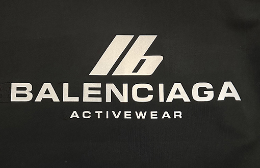 バレンシアガ Balenciaga IBスローガン反射プリントパーカー