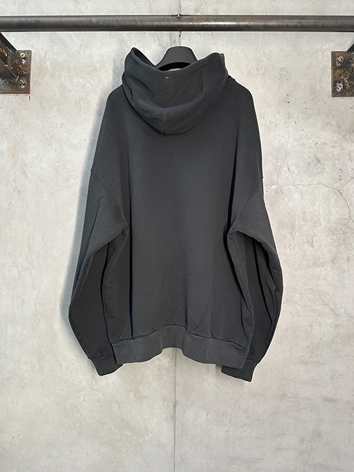 バレンシアガ Balenciaga PARIS ハートパリプリントパーカー