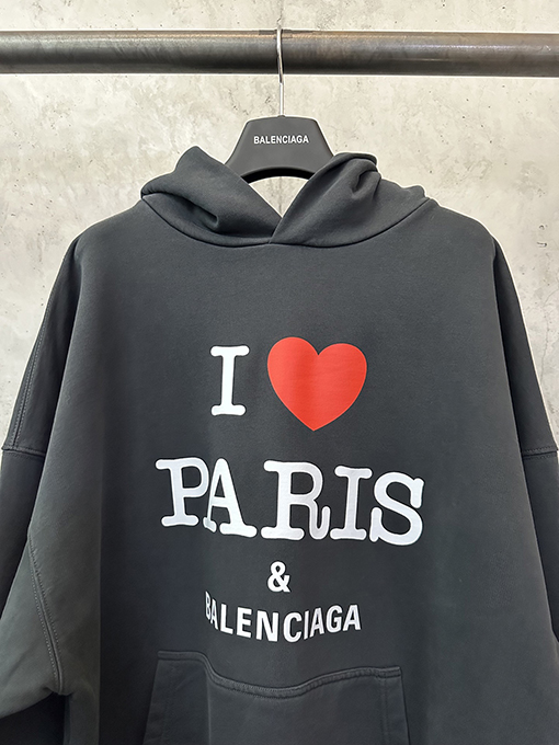 バレンシアガ Balenciaga PARIS ハートパリプリントパーカー