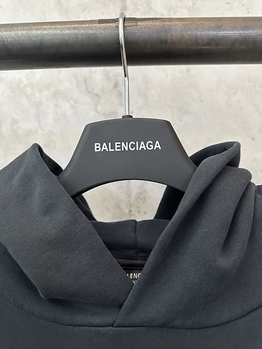バレンシアガ Balenciaga PARIS ハートパリプリントパーカー