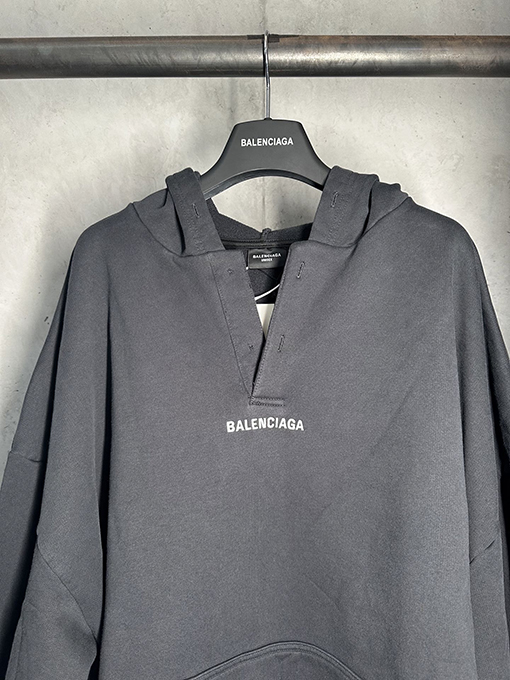 バレンシアガスーパーコピー Balenciaga ドロップショルダー刺繍パーカー