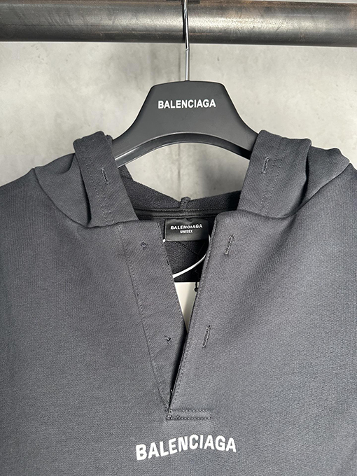 バレンシアガスーパーコピー Balenciaga ドロップショルダー刺繍パーカー