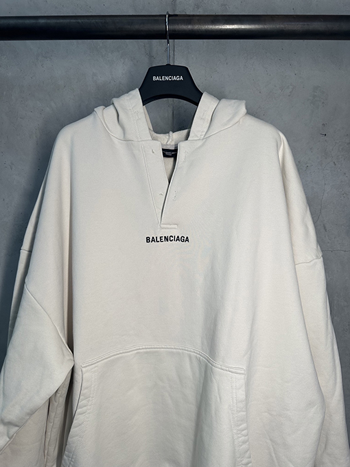 バレンシアガスーパーコピー Balenciaga ドロップショルダー刺繍パーカー