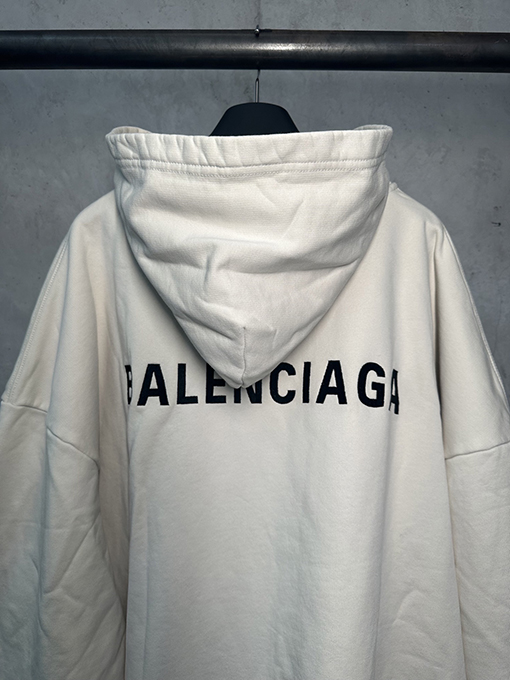 バレンシアガスーパーコピー Balenciaga ドロップショルダー刺繍パーカー