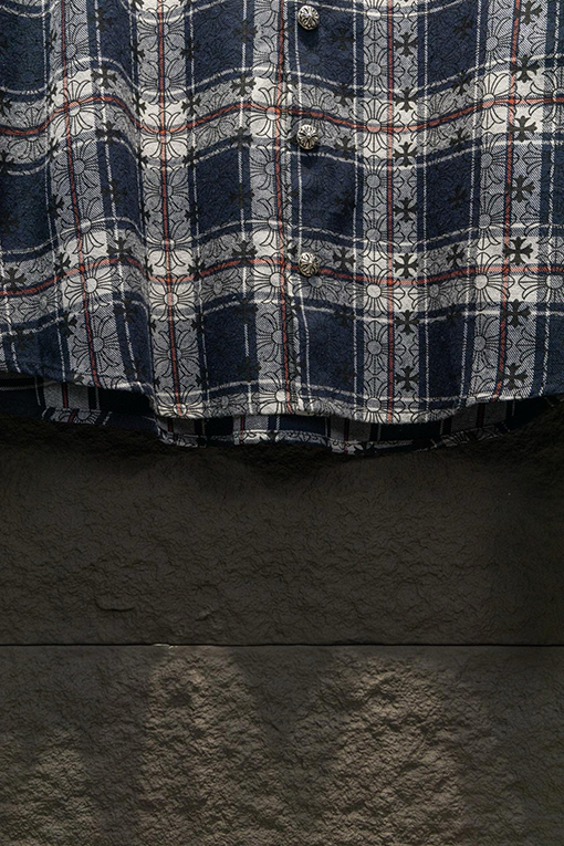 クロムハーツ 袖口にレザーパッチが付いた全面プリントのチェックシャツ