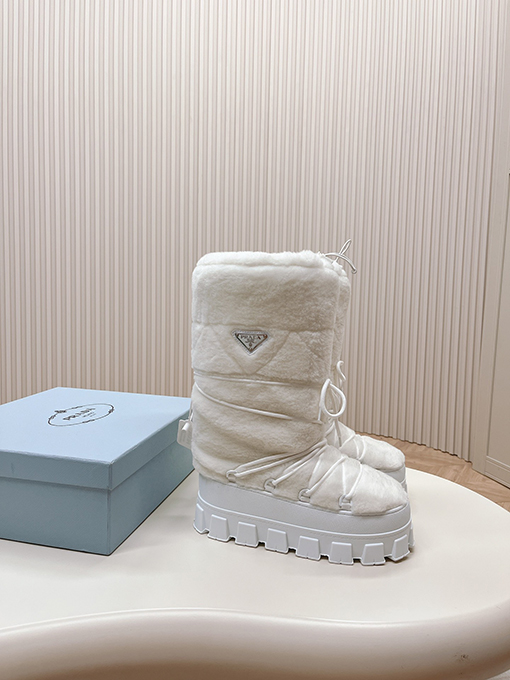 プラダ 人気のあるロングスペースブーツ