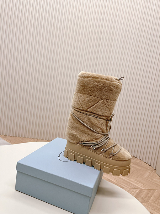 プラダ 人気のあるロングスペースブーツ