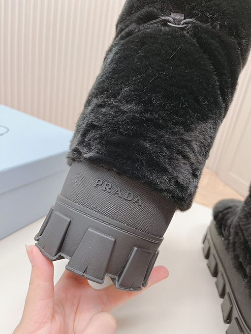 プラダ 人気のあるロングスペースブーツ