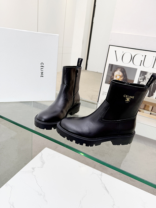 セリーヌ 新しいチェルシーブーツ