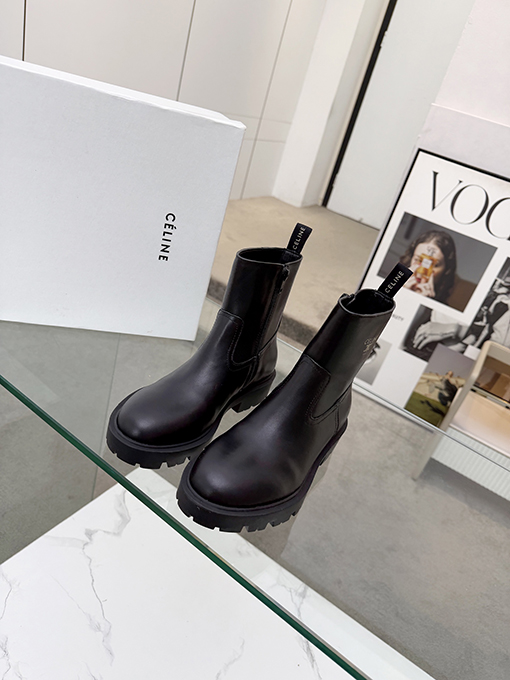 セリーヌ 新しいチェルシーブーツ